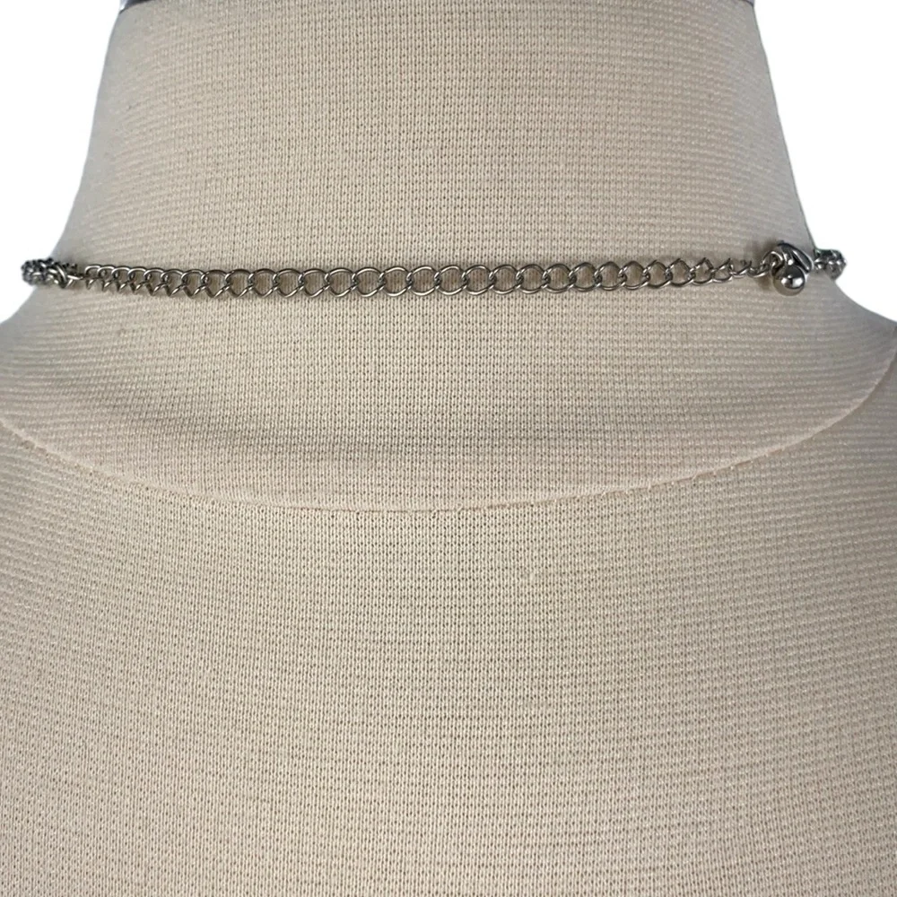 Black and Silver Toned Daisy Rhinestone Pendant Necklace - Picture 4 of 17